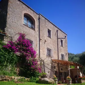agriturismo-le-case-rotte.hotelitalianriviera.com/